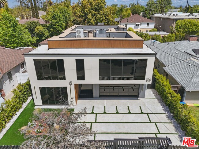 Building Photo - 4904 Van Noord Ave