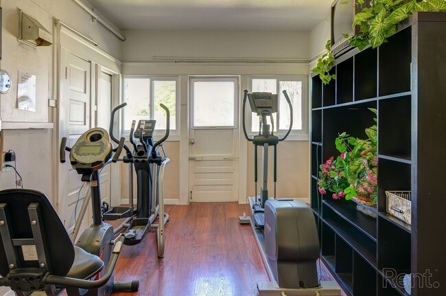 Building Photo - The Anderson - Live in the heart of Hillcrest