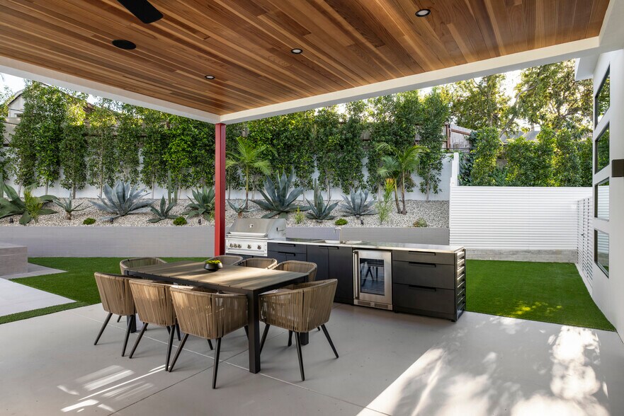 Building Photo - 22020 Alizondo Dr