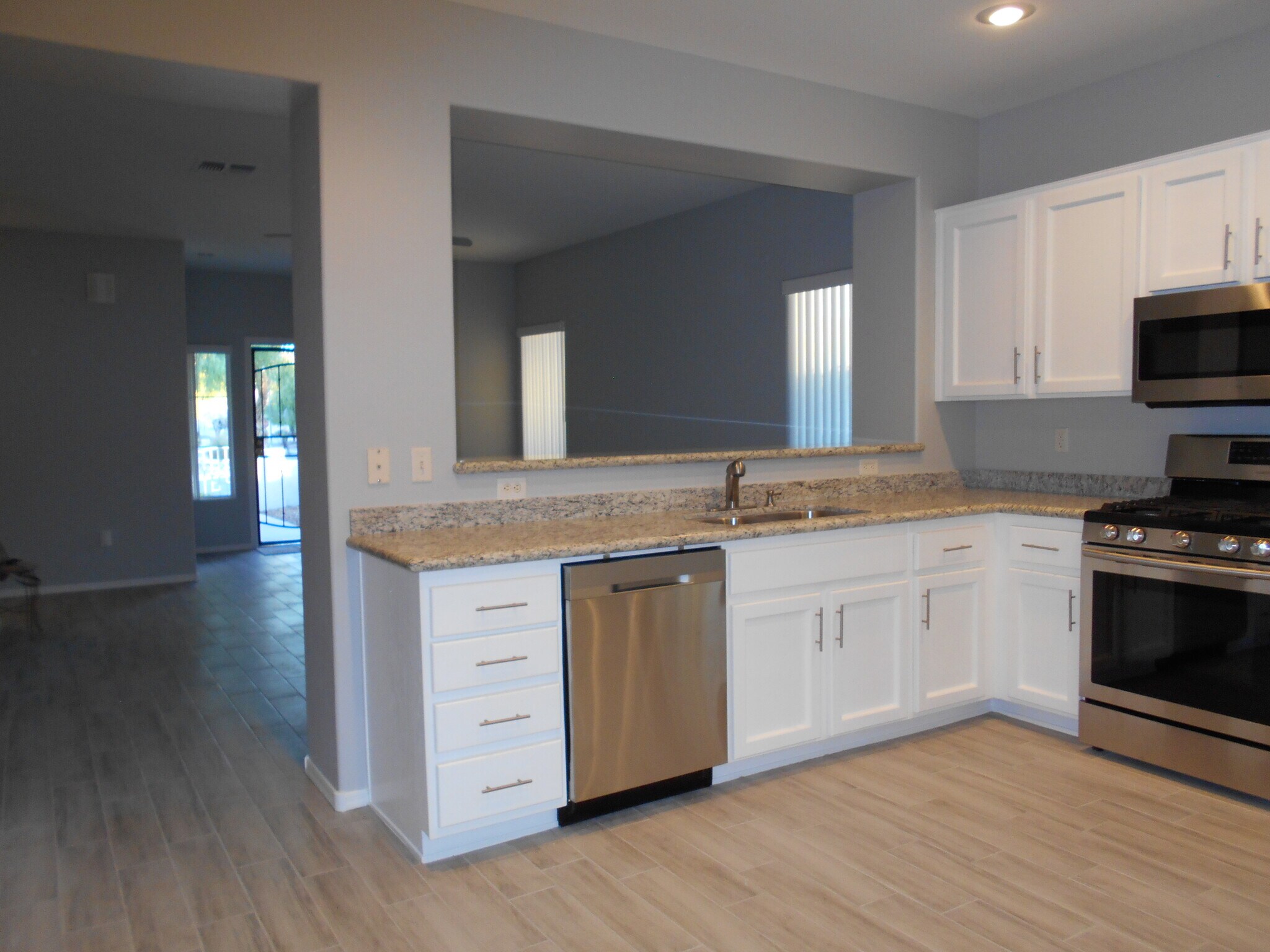 Kitchen view to L/R - 1379 Forlana Dr
