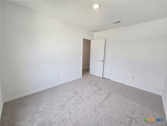 Building Photo - 5600 Geronimo St
