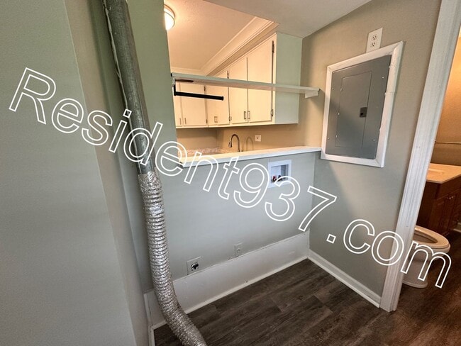 Building Photo - 3 bed 2 bath home.