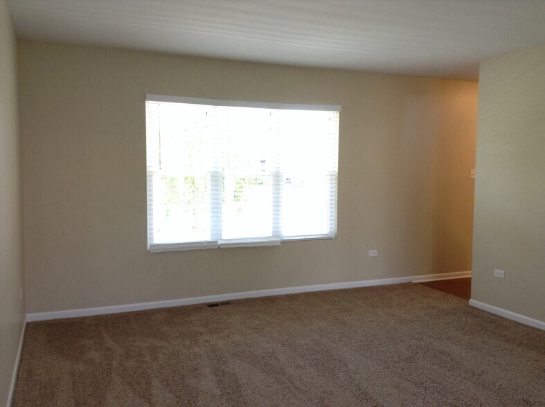 Building Photo - 5301 Sunmeadow Dr