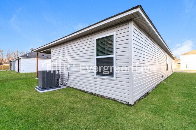 Building Photo - 10820 Mason Dr