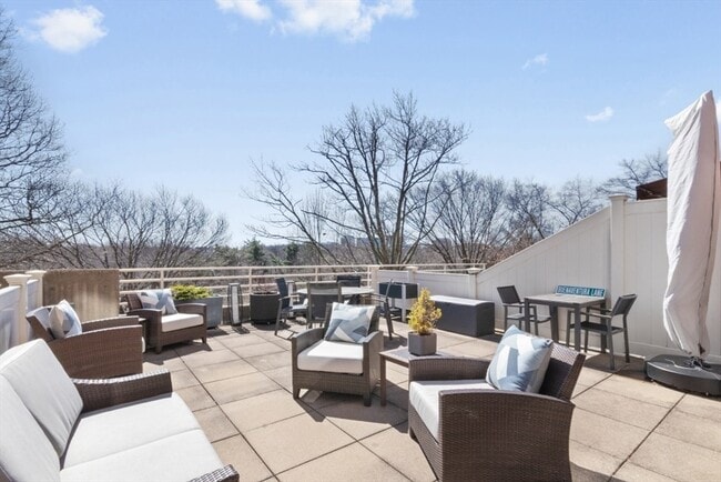 Building Photo - 199 Coolidge Ave