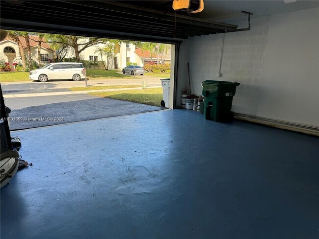 Building Photo - 7440 NW 65th Ln