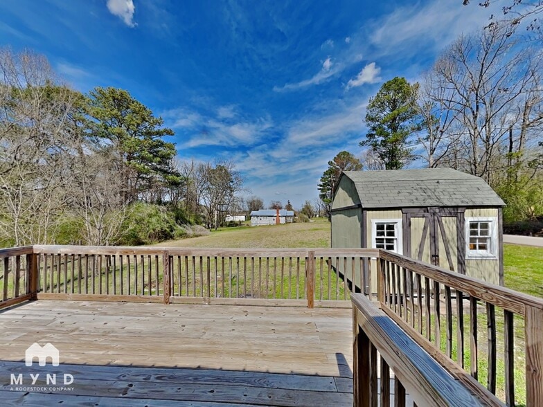 Building Photo - 3975 Hilltop Rd SE