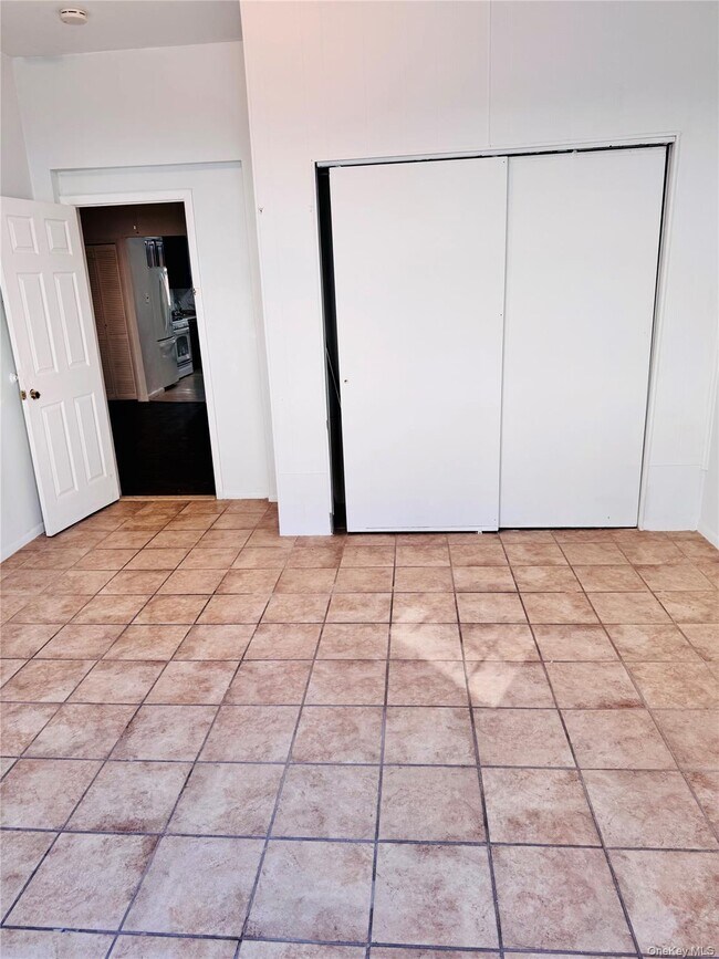 Building Photo - 121 Linden St