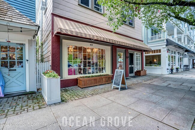 Building Photo - 180 Whitefield Ave