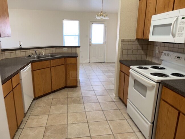 Building Photo - 4303 Elms Run Cir