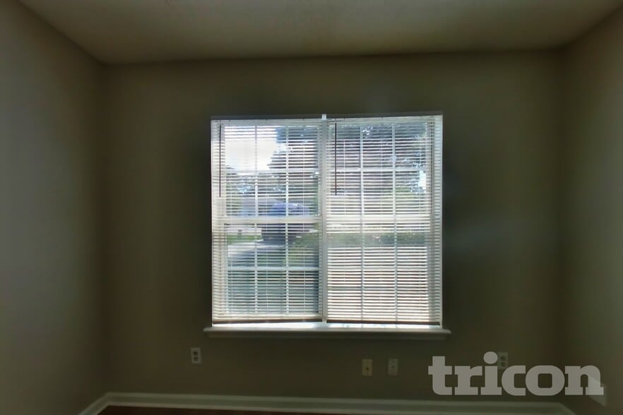 Building Photo - 425 Northshore Ct
