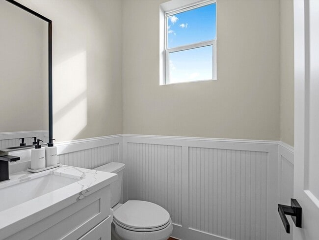 Building Photo - 1102 64th St