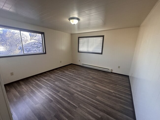 Building Photo - SV T 215