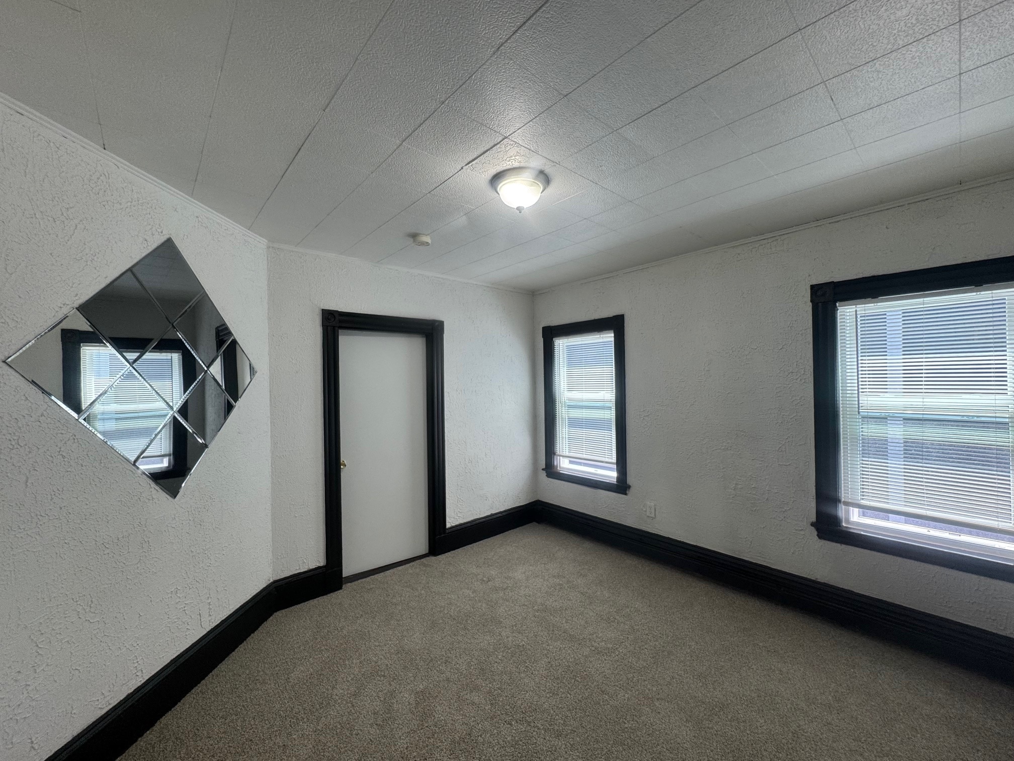Building Photo - 53 Hinckley St