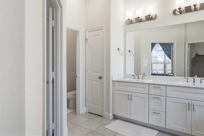 Building Photo - 601 Cherry Tree Ln