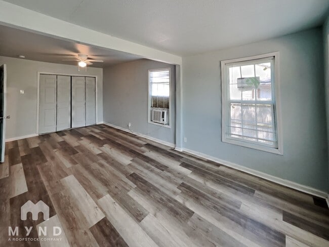 Building Photo - 1735 Arlington Dr