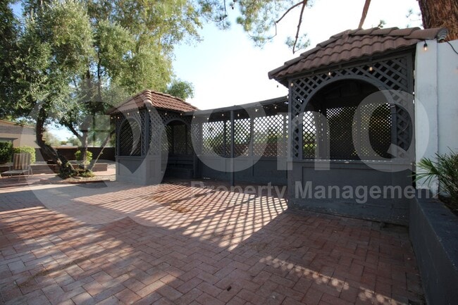 Building Photo - 6149 E Delcoa Ave