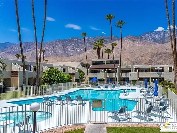 Building Photo - 1655 E Palm Canyon Dr