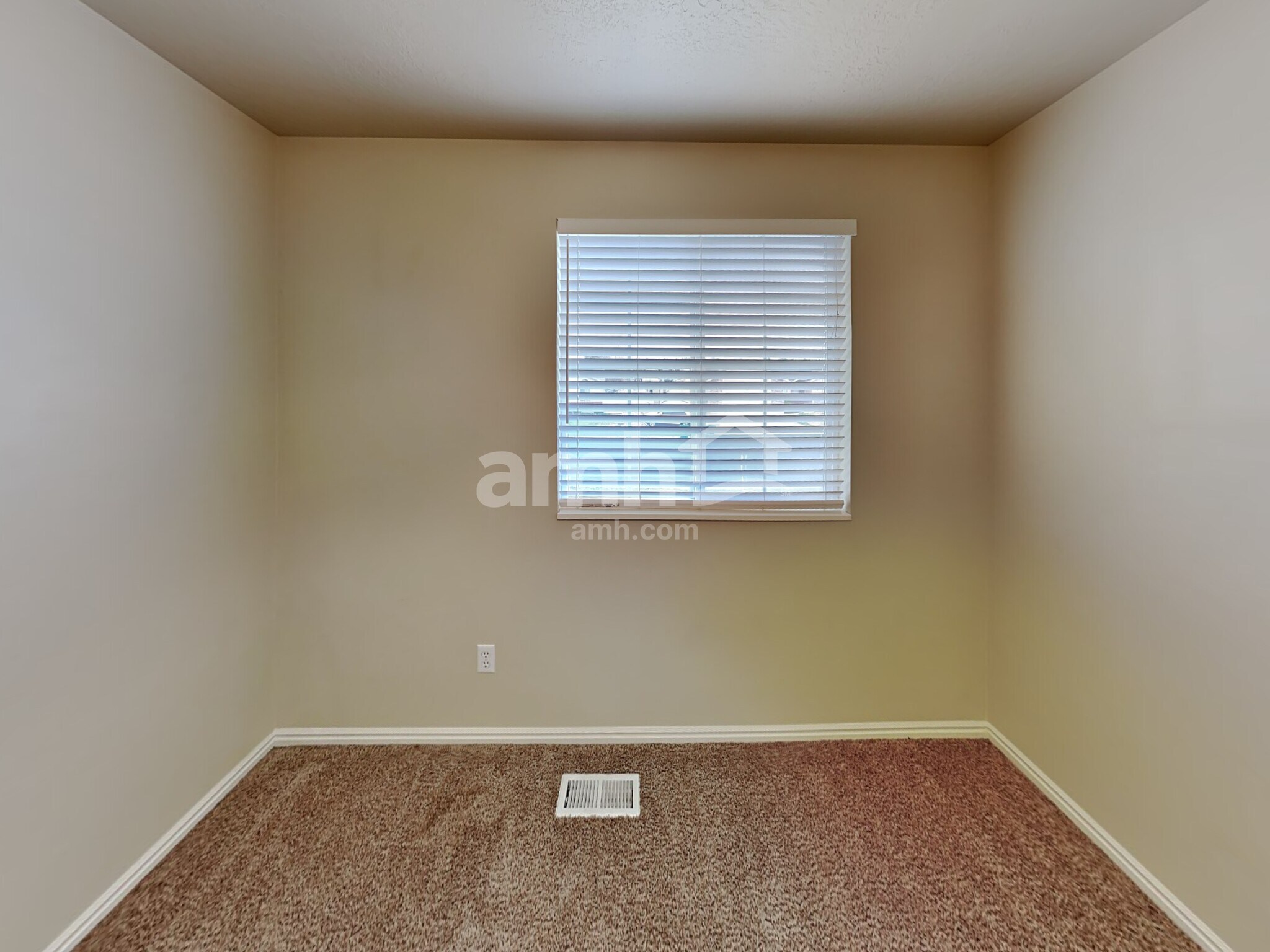 Building Photo - 911 N 2350 W