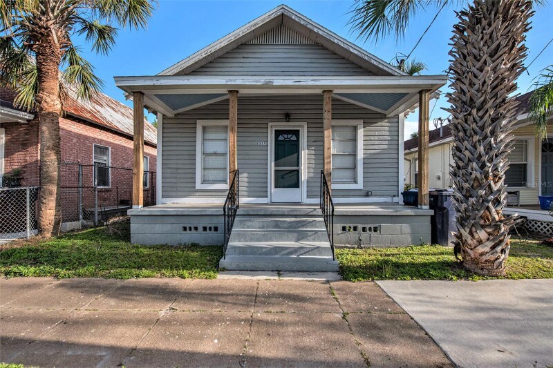 Primary Photo - 2317 W Chestnut St