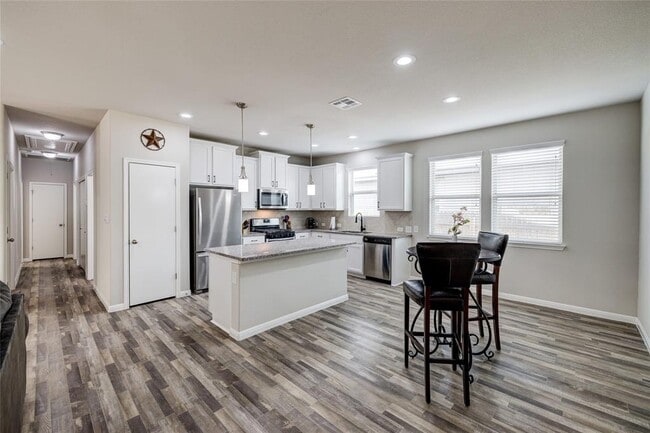 Building Photo - 128 Shearwater Ln