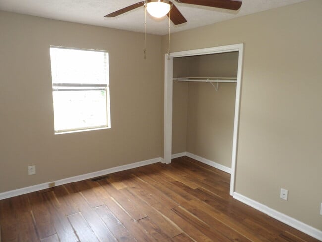 Building Photo - 468 Schenkel Ln