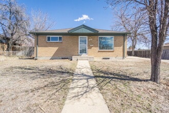 Building Photo - 7028 Lipan St