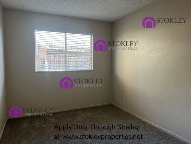 Building Photo - 1784 W Cypress Rd