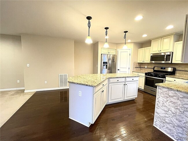 Building Photo - 113 Weeping Willow Way