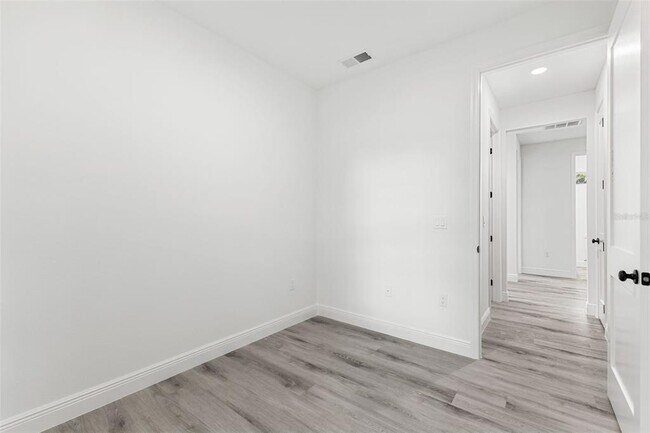 Building Photo - 1771 Roseberry Ln