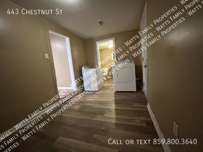 Building Photo - 443 Chestnut St