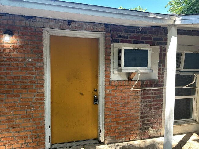 Building Photo - 107 Altic St