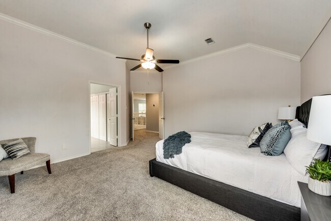 Building Photo - 4231 Crestedge Dr