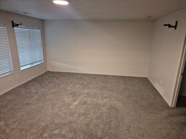 Building Photo - 4719 S 2900 W