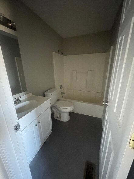 Building Photo - 4015 Rudy Martin Dr