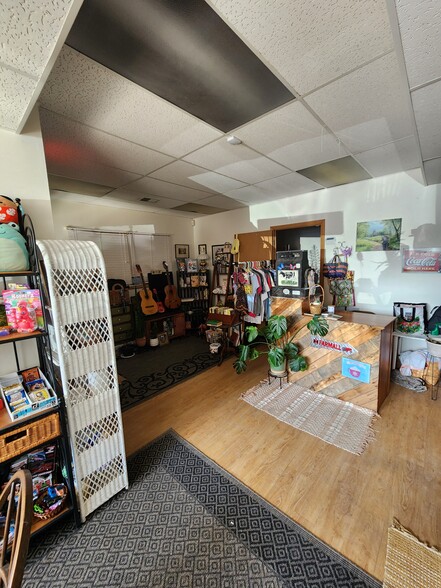 Building Photo - 197 Baldwin St