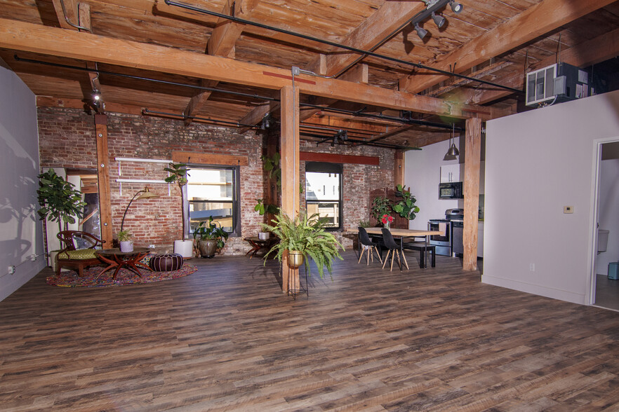 Primary Photo - The Newberry Lofts / Artist Loft Apartments