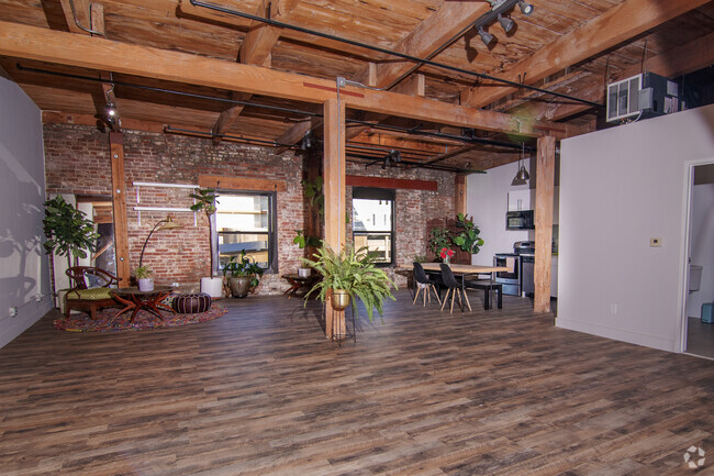 Building Photo - The Newberry Lofts / Artist Loft Apartments