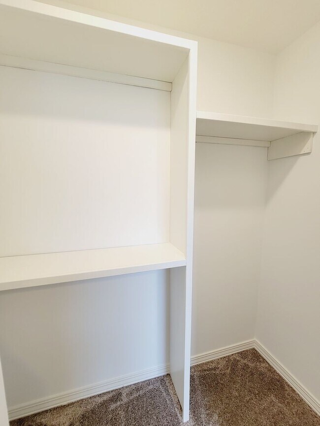 Building Photo - Lots Of New in Marlborough Manor w/ 3 Car Garage