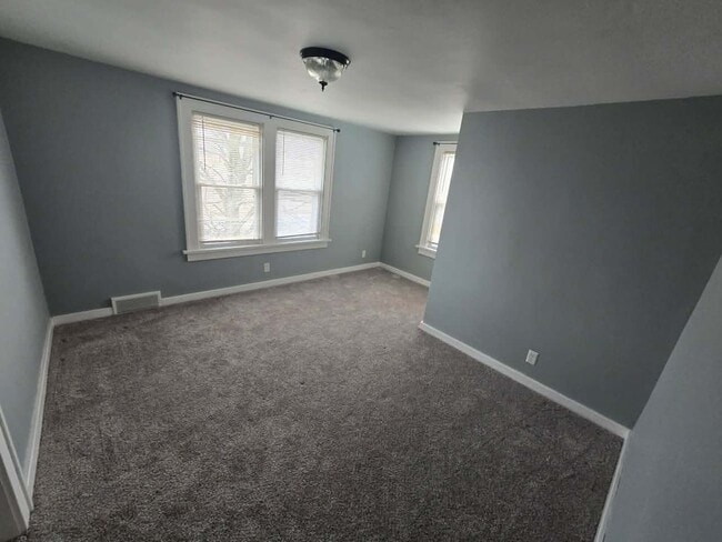 Building Photo - 1084 Yale Farm Rd