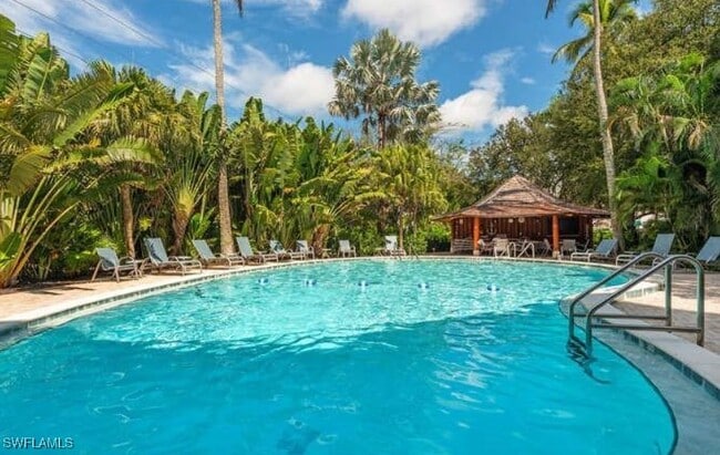 Primary Photo - 1300 Gulf Shore Blvd N