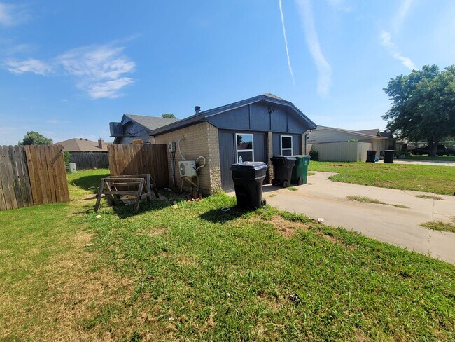 Building Photo - COMING SOON! RARE 5 BEDROOM HOME IN SOUTH OKC / MOORE SCHOOLS!