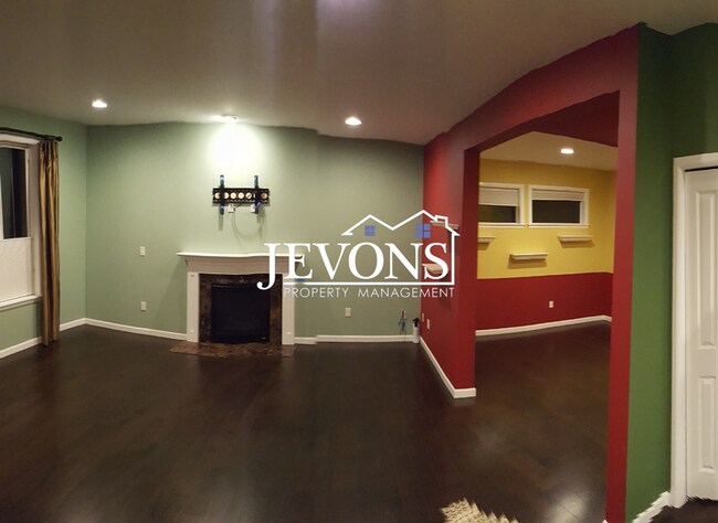 Building Photo - Coming Soon! Gorgeous 4BD Home in the Heart of Issaquah Highlands