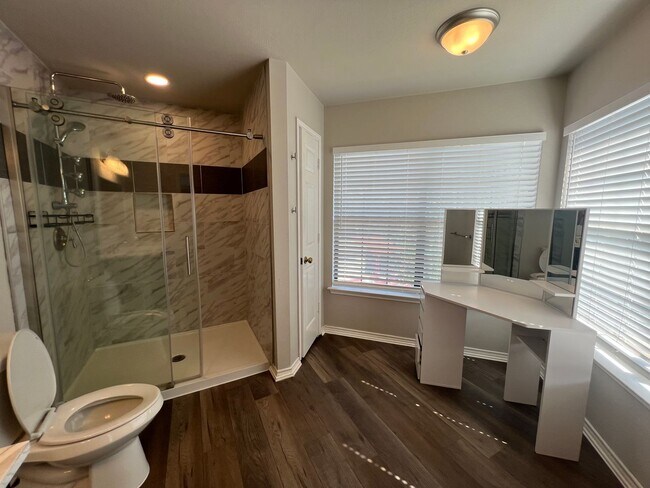 Building Photo - AWESOME Updated 4-Bed 2.5-Bath in Gruene C...