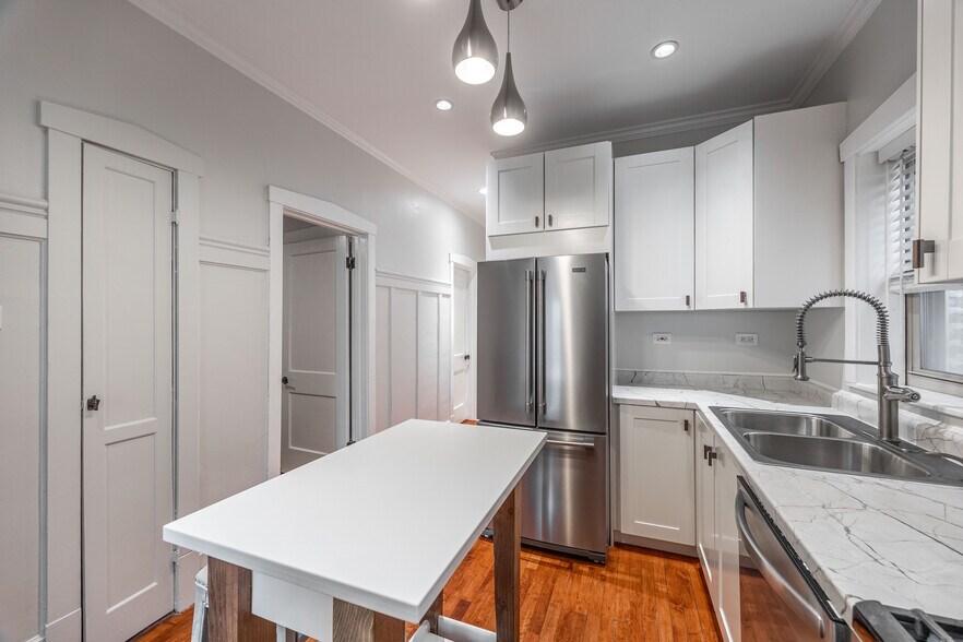 Building Photo - 2732 N Monticello Ave