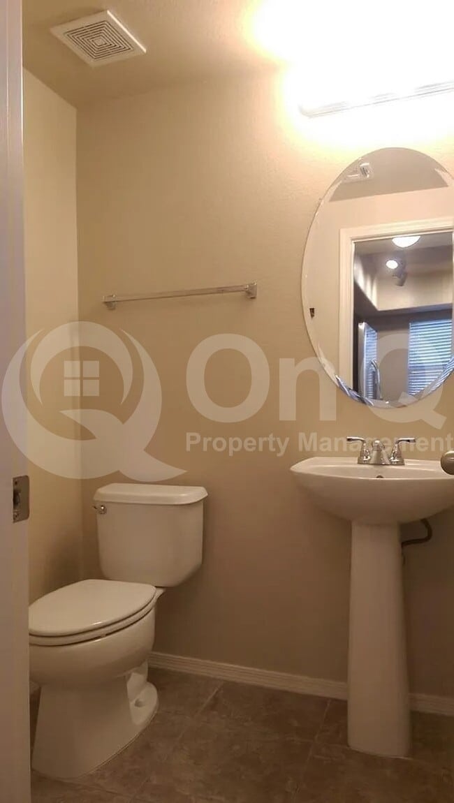 Building Photo - 900 S 94th St