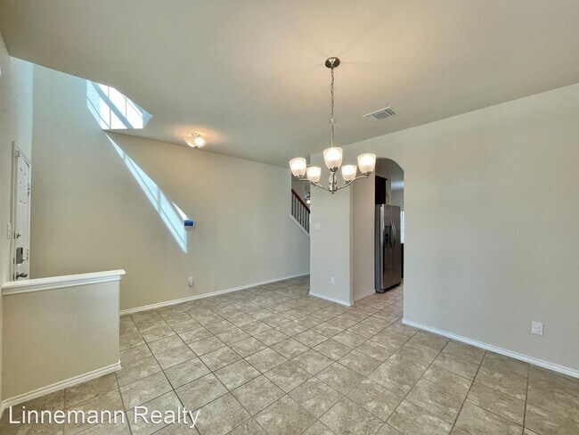 Building Photo - 4 br, 2.5 bath House - 3311 Lorne Drive