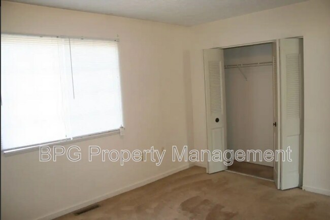 Building Photo - 605 Hamlet Ave