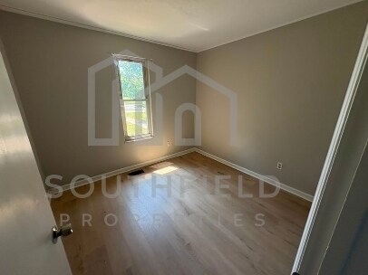 Building Photo - 3 Bedroom, 2.5 Bath with Finished Basement