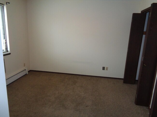 Building Photo - 2510 Louanna St